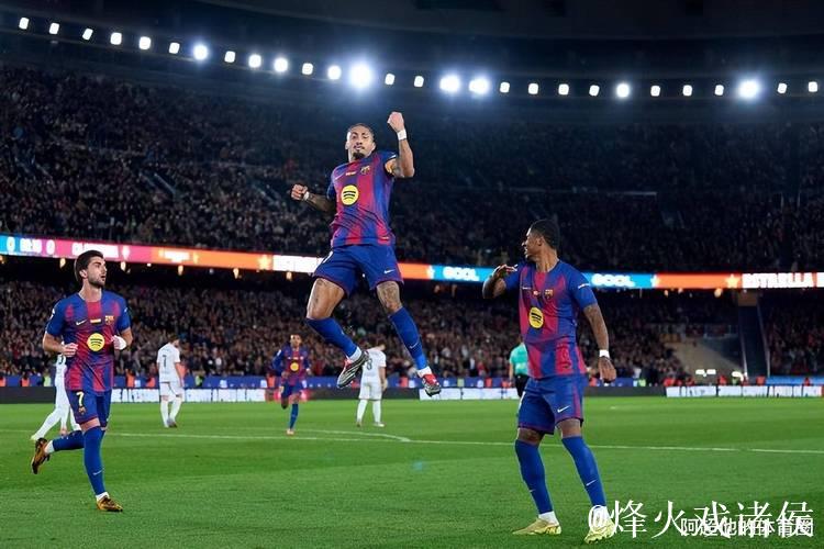 足坛狂欢夜!4大豪门齐齐奏凯,阿森纳惊险绝杀,巴萨甩开皇马7分 足坛狂欢夜!4大豪门齐齐奏凯,阿森纳惊险绝杀,巴萨甩开皇马7分